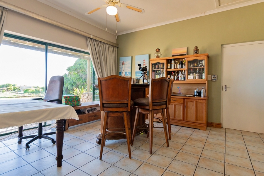 5 Bedroom Property for Sale in Duyker Eiland Western Cape